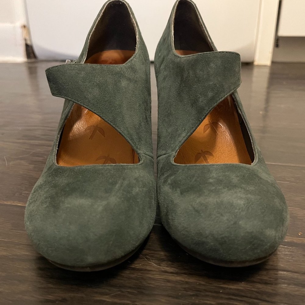 Chie Mihara suede heels size 40